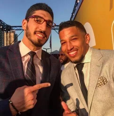 图片报：多特后防线出现危机，将面临安东和安塞尔米诺缺阵（图片报：多特后防告急，安东与安塞尔米诺将缺阵）