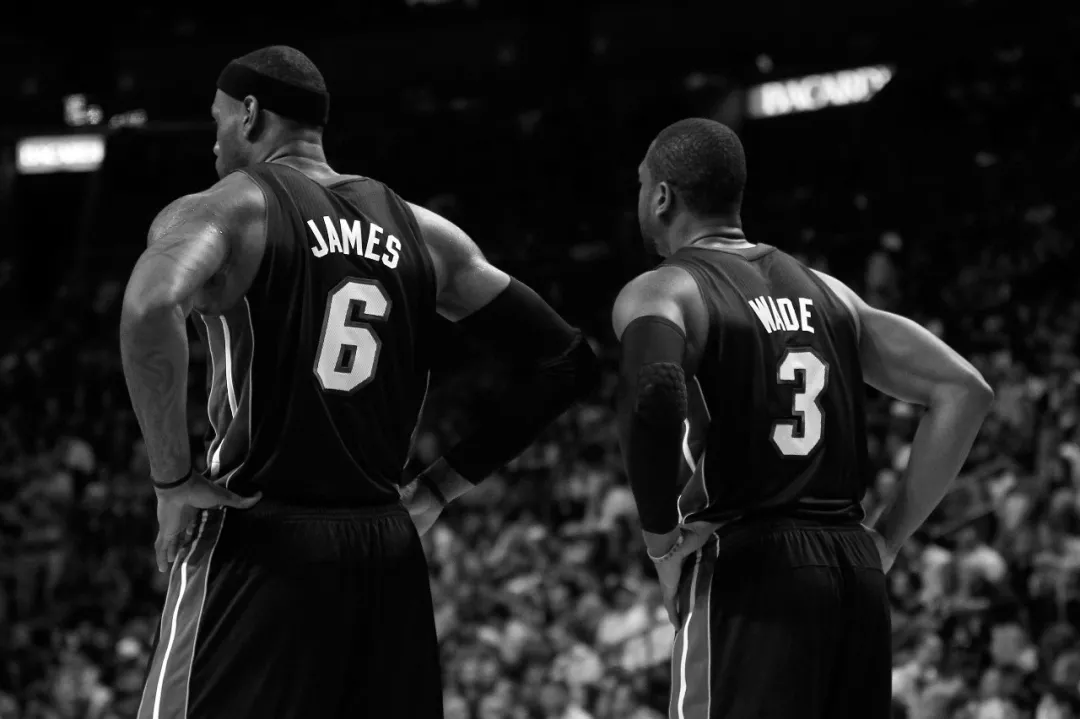 世体：法兰克福球迷在诺坎普制造骚乱，巴萨要求经济赔偿（世体：诺坎普爆发法兰克福球迷骚动，巴萨拟追索经济赔偿）