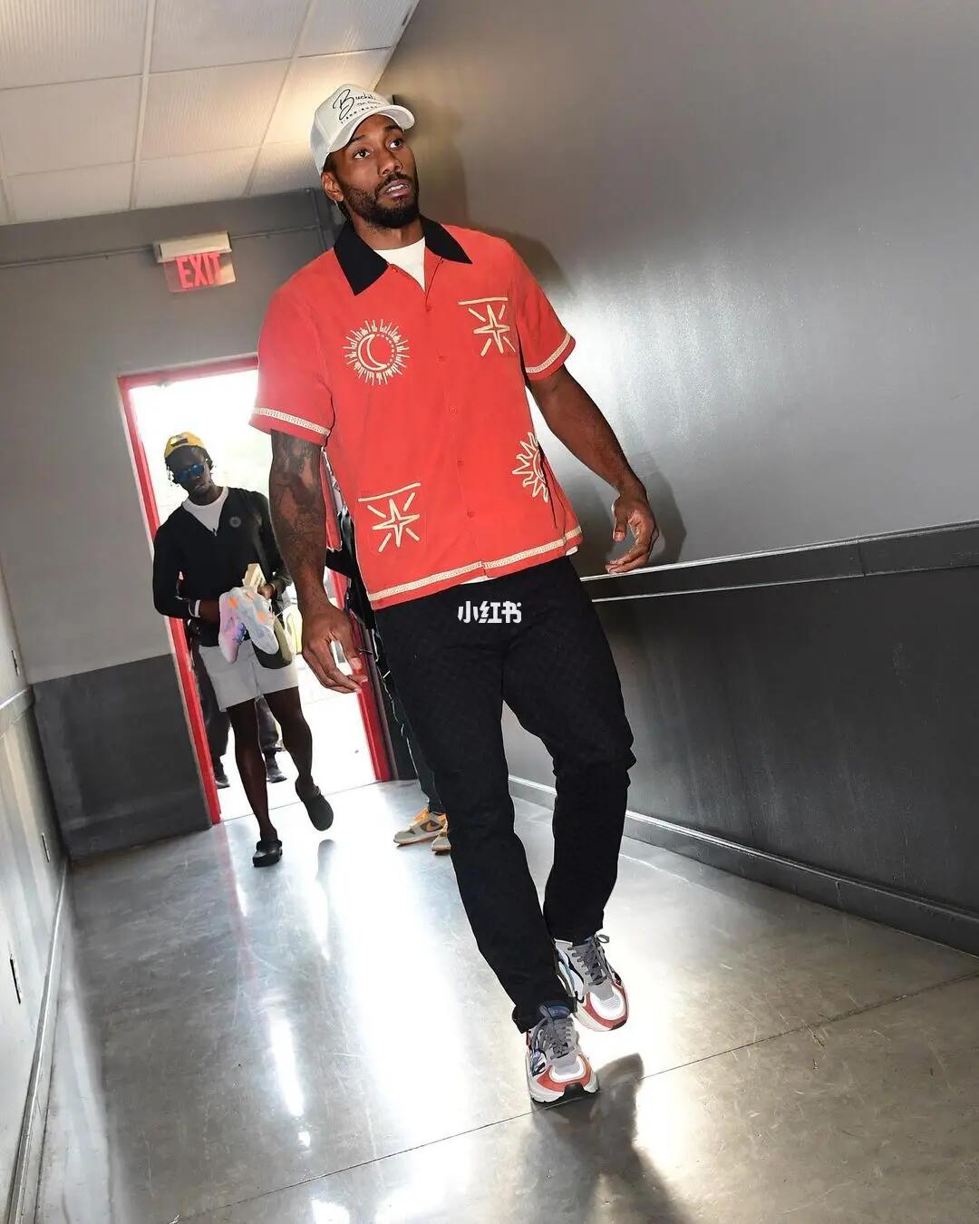 主帅谈狄龙驱逐：不是一个回合的事 他会说出手三分时有身体接触（主帅谈狄龙被驱逐：并非单回合问题，他称投三分时有身体接触）