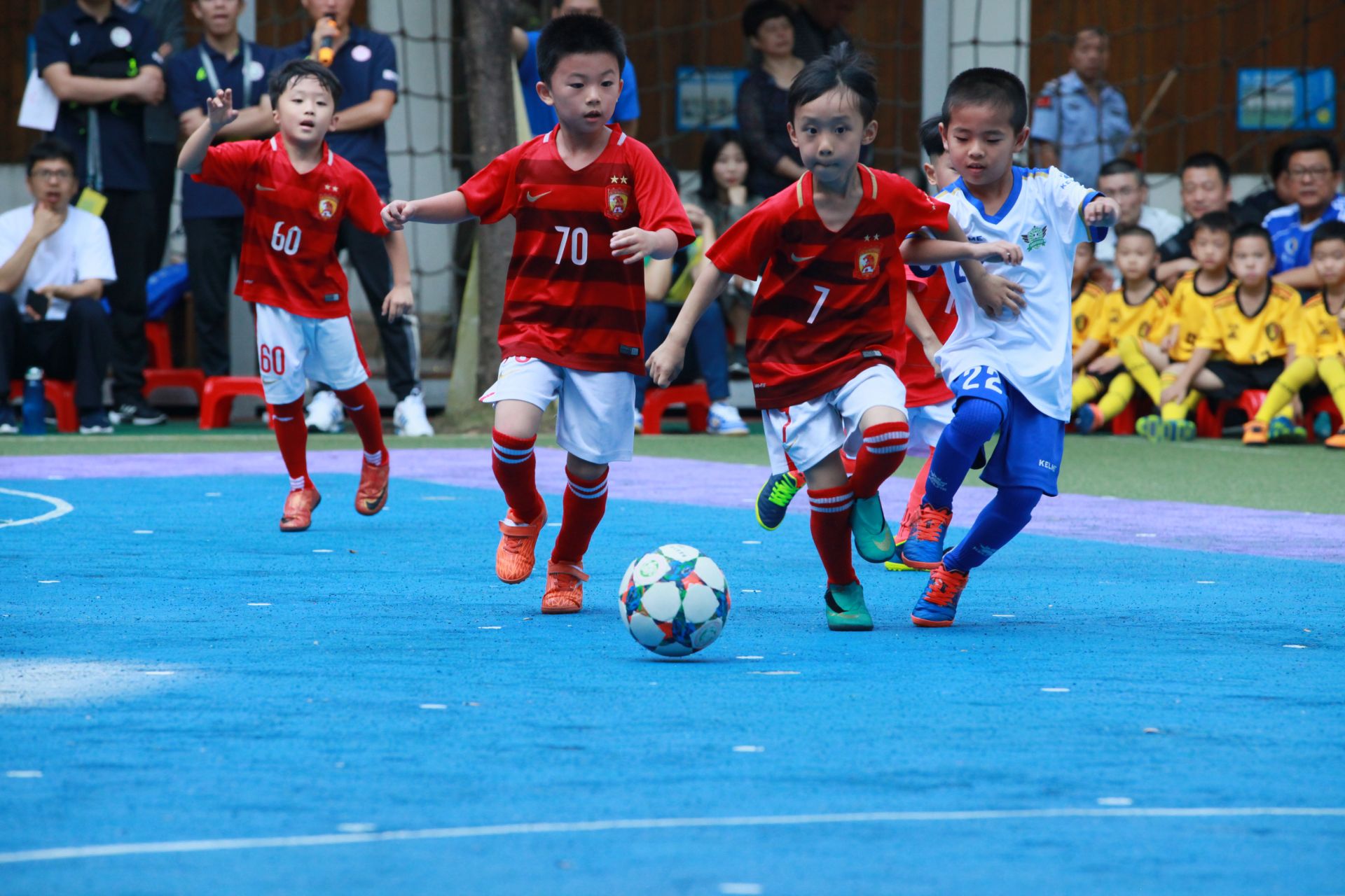 太精致了！赖斯：我会敷眼膜，离开酒店参加比赛前会喷香水（精致到离谱！赖斯自曝赛前仪式：敷眼膜，出酒店前必喷香水）