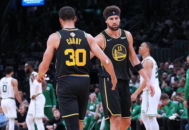 官方：皇家社会签下狼队前锋格德斯；据悉转会费为400万欧（皇家社会官宣引进狼队前锋格德斯，转会费约400万欧）