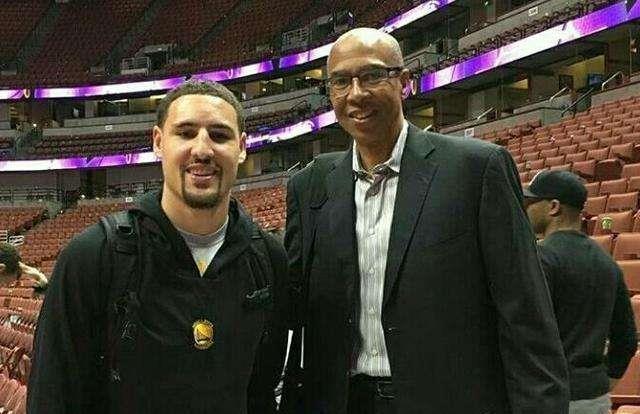 今日凯尔特人对阵活塞 普理查德因颈部伤势将出战成疑（凯尔特人今日迎战活塞，普理查德因颈部伤势出战成疑）