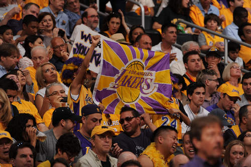 马刺主帅：不强求文班21分钟打出35分钟的效率，顺其自然就好（马刺主帅：不会要求文班在21分钟内打出35分钟的效率，一切顺其自然）