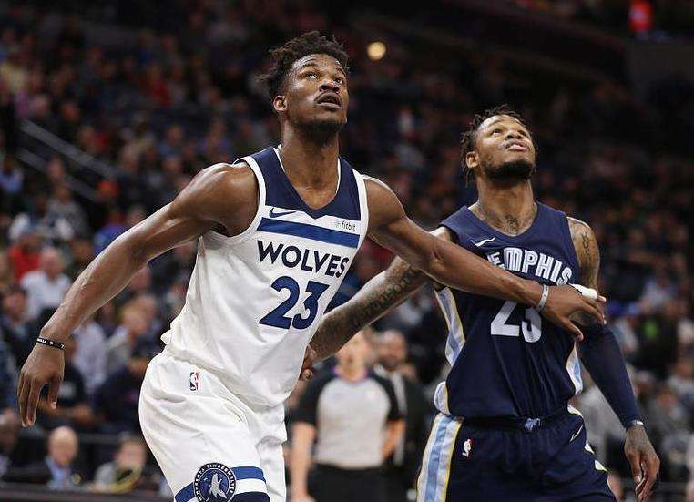 奥莱报列五大联赛有美资背景的俱乐部：共24家，英超有9家（奥莱报统计：五大联赛有美资背景俱乐部24家，英超占9家）