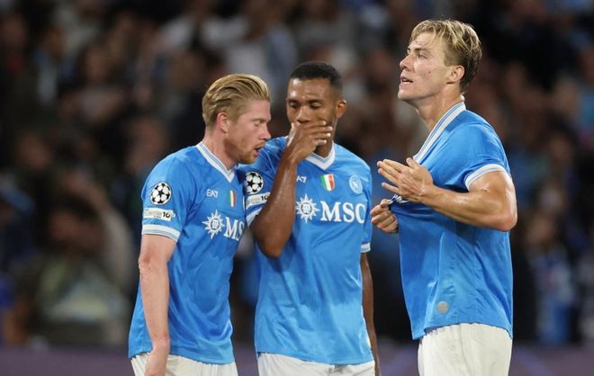 乱套，日本女排进世锦赛决赛！3-0欧洲劲旅，中国女排赢下排名赛（格局被打破！日本女排3-0横扫欧洲强敌闯进世锦赛决赛，中国女排收获排位赛胜利）