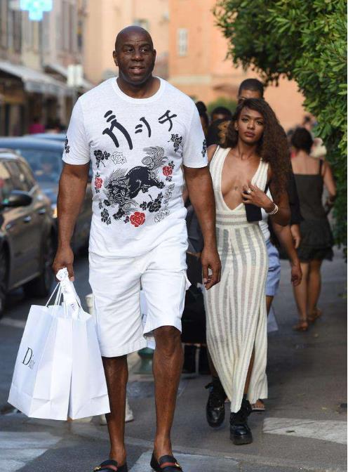 国米12月赛程解析：劳逸结合力争首冠，检验阵容最大战力！（国米12月赛程前瞻：张弛有度冲击首冠，全面检验阵容上限）