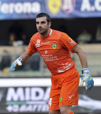 英超争四大战愈演愈烈（英超前四之争日趋白热化）