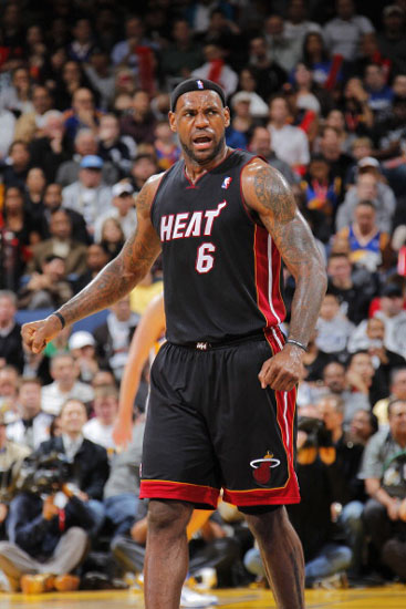 马竞战国米大名单：小蜘蛛领衔，小西蒙尼回归，奥布拉克缺阵（马竞公布战国米名单：小蜘蛛领衔出征，小西蒙尼归队，奥布拉克缺席）