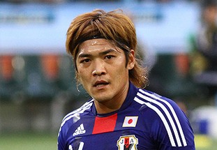 莫斯克拉在对阵小蜜蜂的比赛中伤退，阿森纳后防3人受伤（对阵小蜜蜂莫斯克拉伤退，阿森纳后防三将受伤）