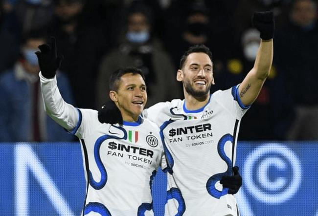 萨里：建议把VAR设备放的离替补席远一点，裁判需要冷静判断（萨里呼吁将VAR设备与替补席保持更大距离，裁判需冷静作出判罚）