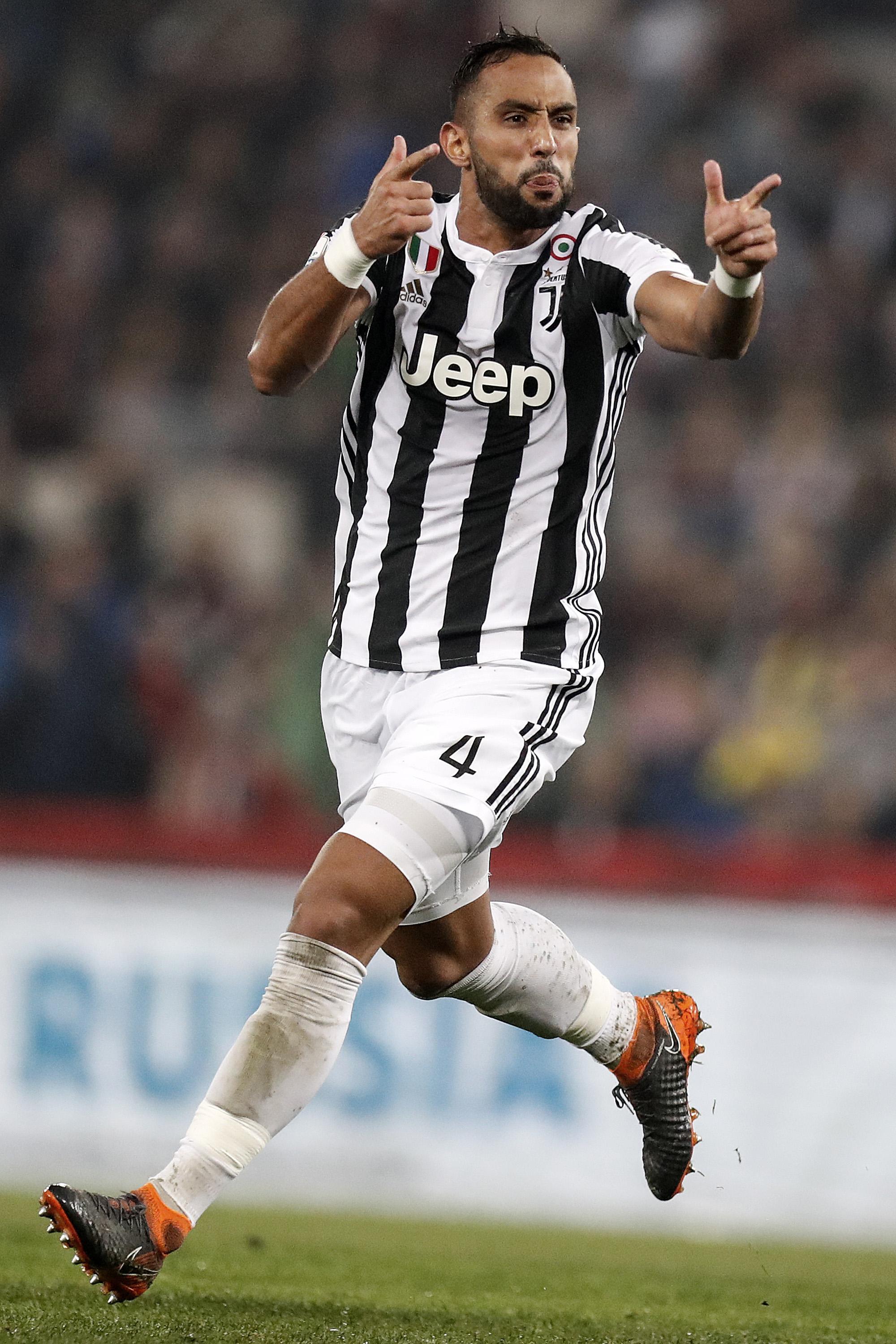 篮球赛事亮点：NCAA加时赛绝杀瞬间（篮坛焦点时刻：NCAA加时压哨绝杀）