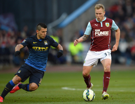 外线开炮！克雷伊奇速射三分命中 老鹰回敬8-0打停奇才（外线火力全开！克雷伊奇快射三分命中，老鹰打出8-0迫使奇才暂停）